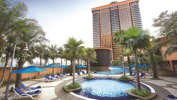 2 outdoor pools, pool umbrellas