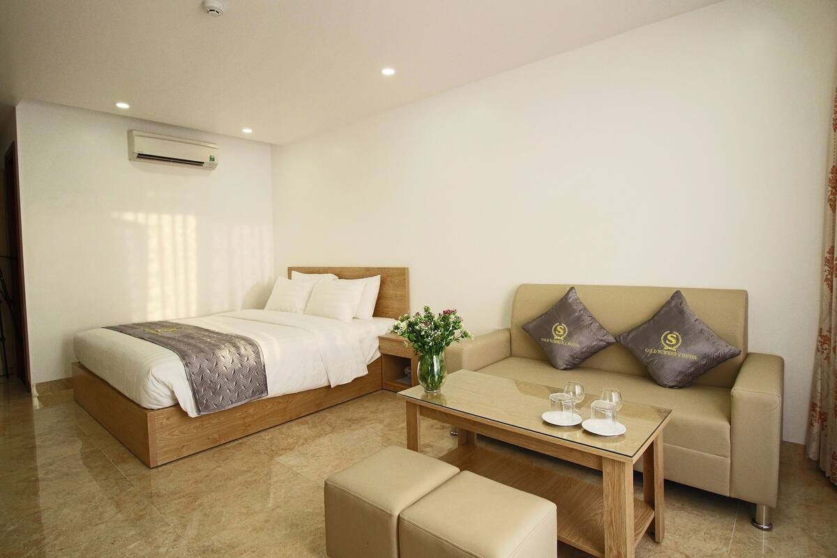 In-room safe, desk, laptop workspace, soundproofing
