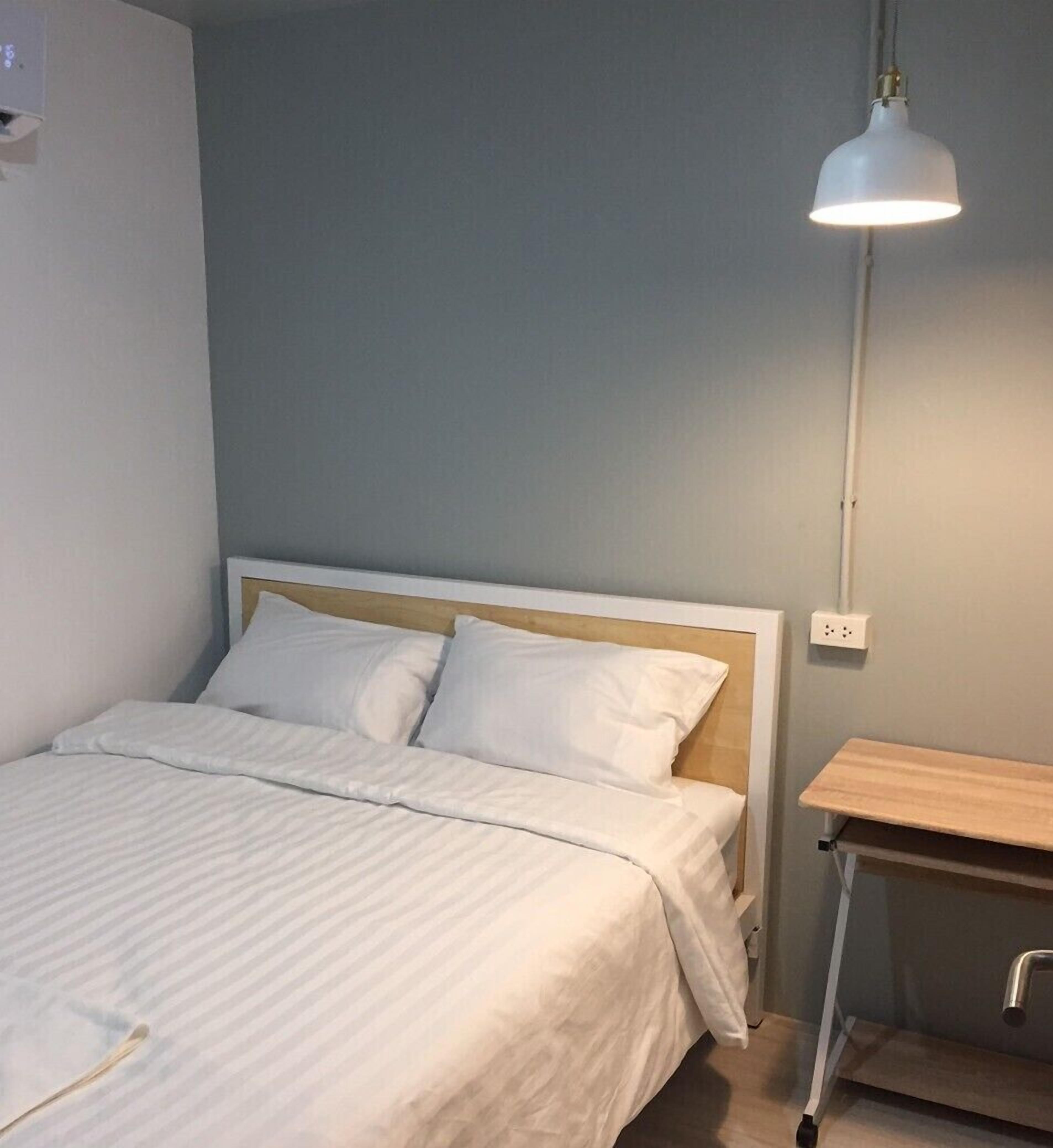 Premium bedding, free WiFi