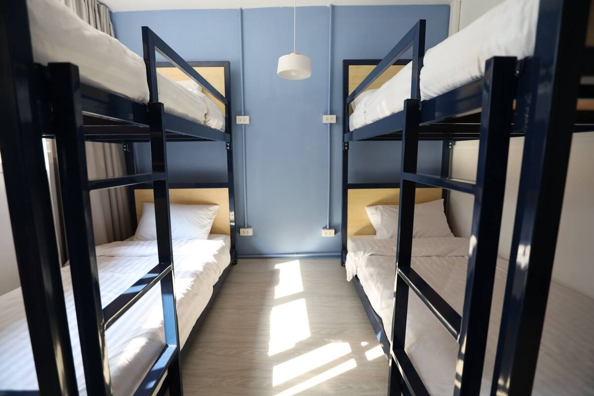 Premium bedding, free WiFi