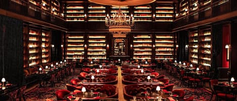 2 restaurants, dinner served, American cuisine