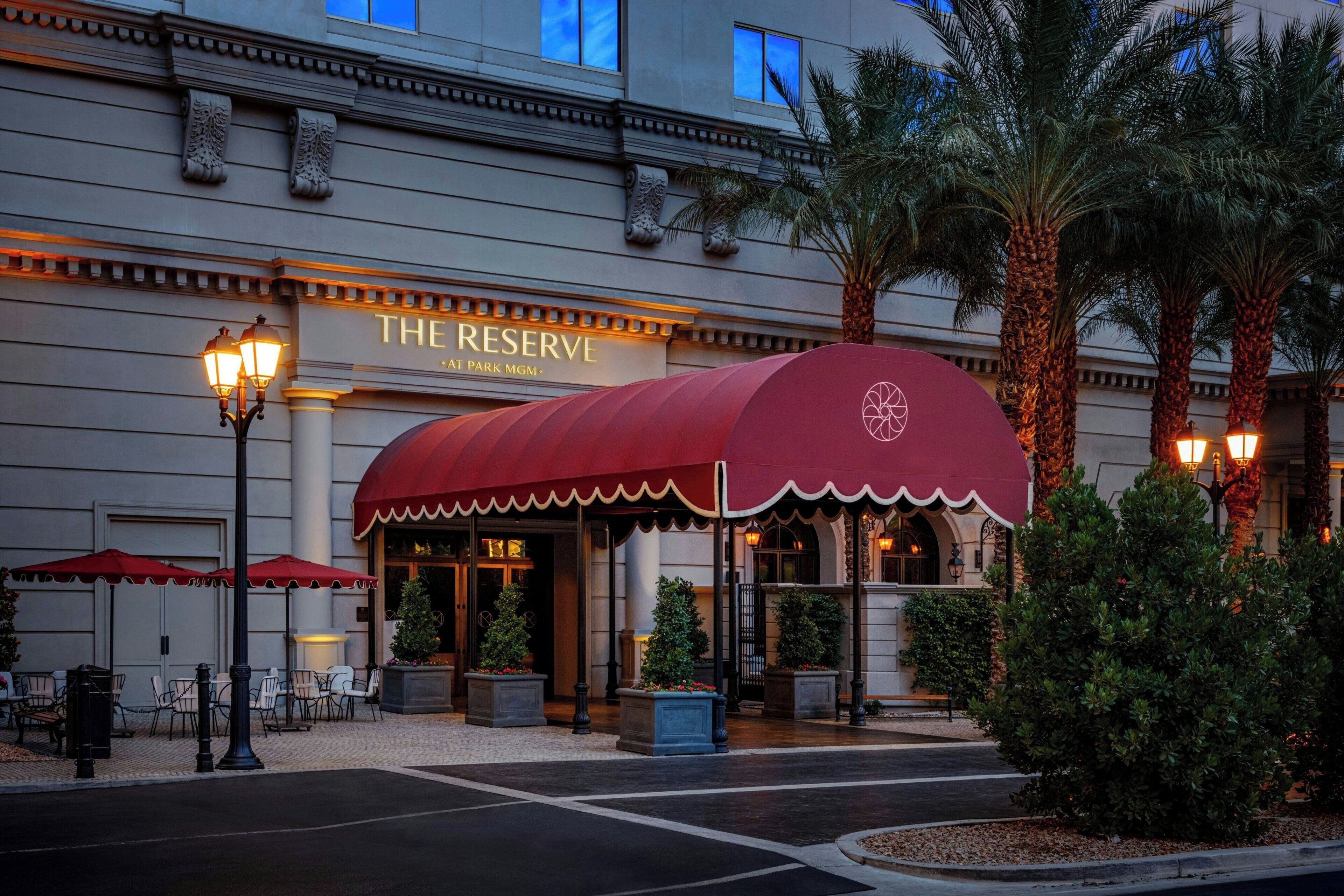 2 من المطاعم، تقديم العشاء، الأطباق الأمريكية