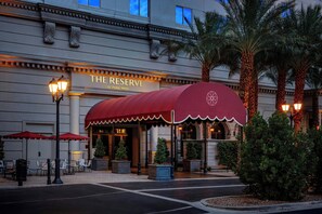 2 restaurants, dinner served, American cuisine - The Reserve at Park MGM (Las Vegas)