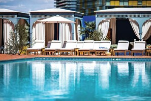 Outdoor pool, open 9:00 AM to 4:00 PM, pool cabanas (surcharge) - The Reserve at Park MGM (Las Vegas)