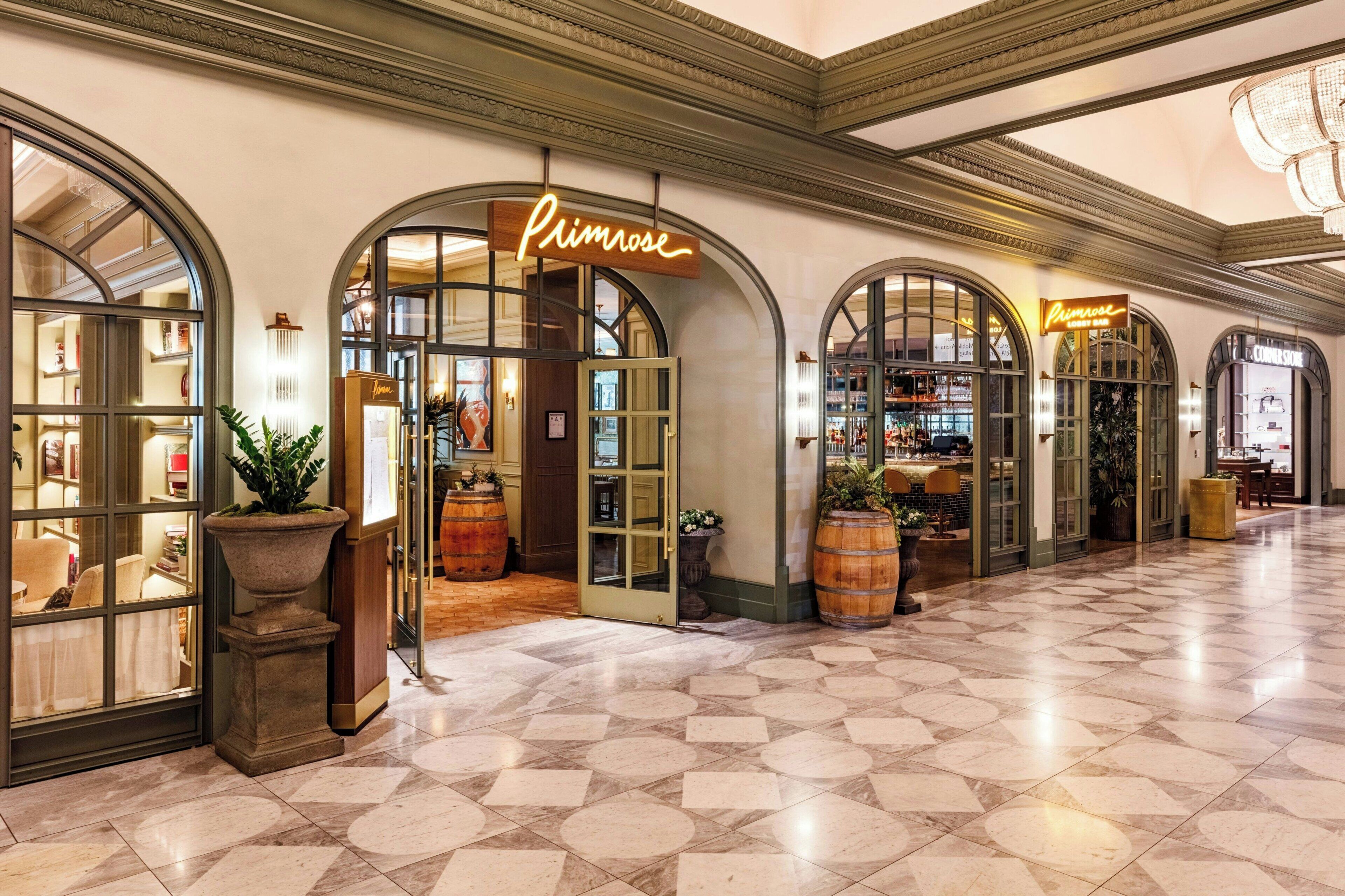 2 间餐厅，供应晚餐，美洲菜