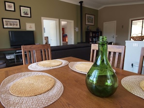 Panoramic Apartment, 3 Bedrooms, Non Smoking | In-room dining