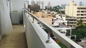 Balcony - Golden Land Suites (Colombo)