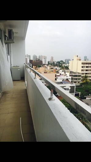 Balcony - Golden Land Suites (Colombo)