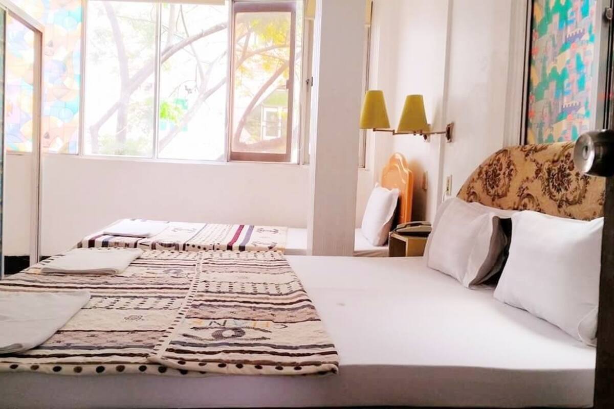 Standard Twin Room | Langsir/tirai gelap terus, Wi-fi percuma, cadar katil