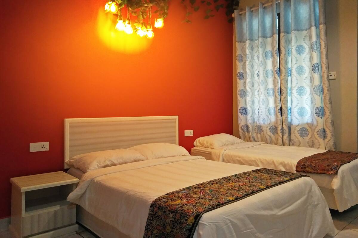 Rollaway beds, free WiFi, bed sheets