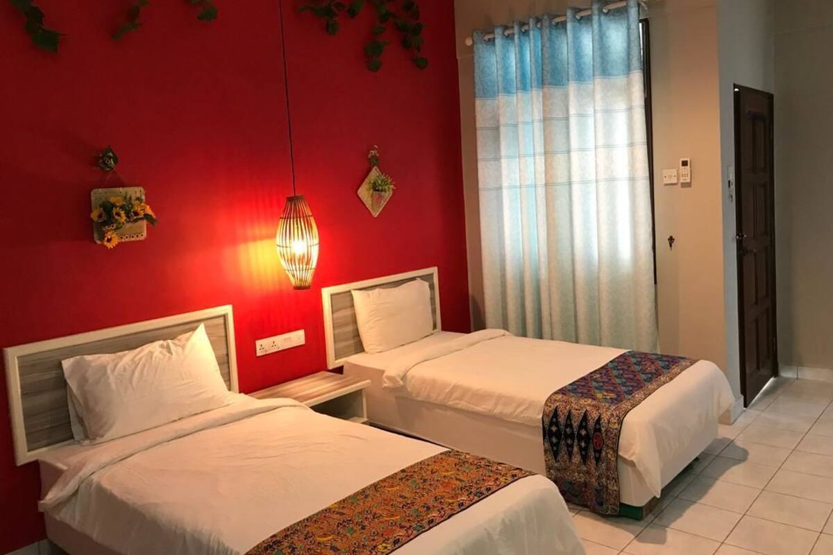 Rollaway beds, free WiFi, bed sheets