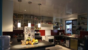 Free daily continental breakfast  - Marama Lodge Tahiti (Punaauia)