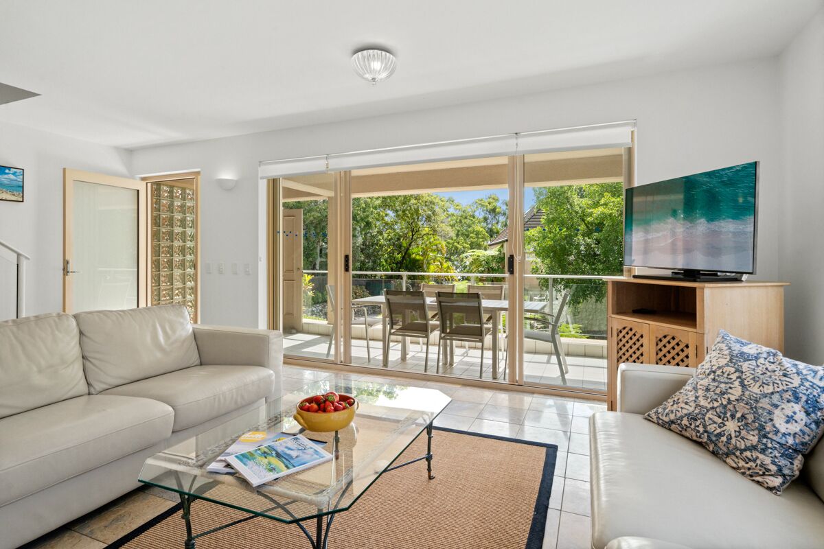 Appartamento, 3 camere da letto, terrazzo | Area soggiorno | TV a schermo piatto, lettore DVD