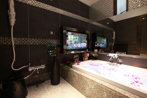 Executive Room | Desk, free WiFi - Beauty Hotel Brassino Asian Resort (Machida)