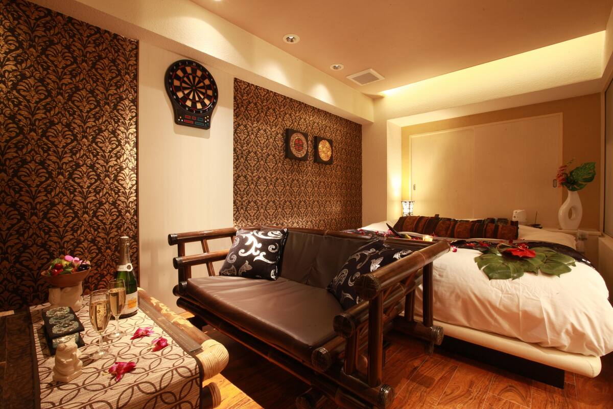 Suite Room | Desk, free WiFi