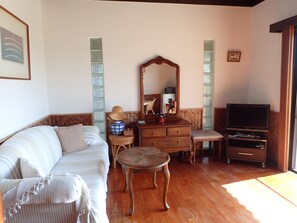 Svit - 1 sovrum - pentry - utsikt mot havsviken (A) | 1 sovrum, minibar, gratis wi-fi och sängkläder