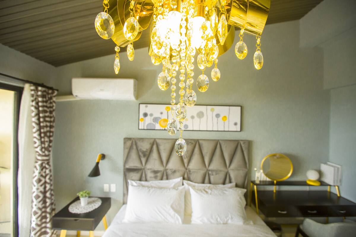 In-room safe, free WiFi