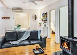 Fernseher, Kamin