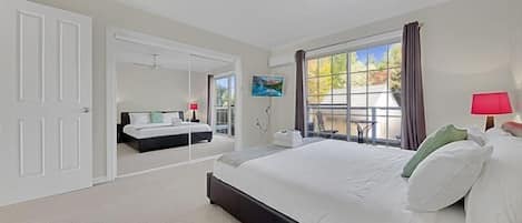 4 bedrooms, iron/ironing board, bed sheets