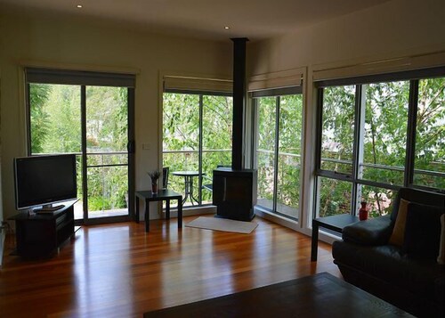 The Track - beautiful townhouse in Bright