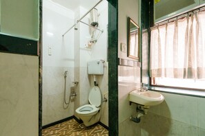 Bathroom - Travellers Inn Mumbai (Mumbai)