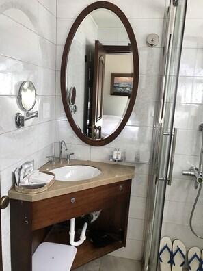 Free toiletries, hair dryer, slippers, towels - Sea Fun Villa (Saipan)