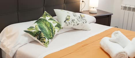 2 slaapkamers, een strijkplank/strijkijzer, gratis wifi, beddengoed