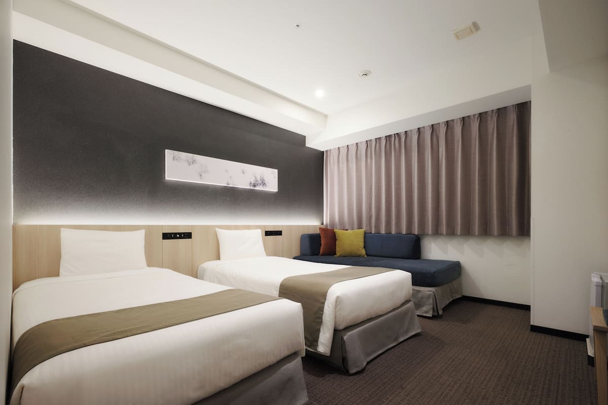 In-room safe, blackout curtains, free WiFi, bed sheets