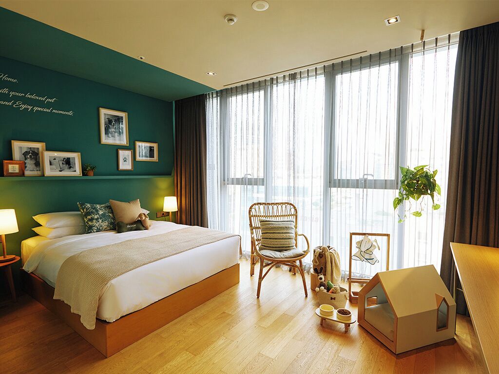 In-room safe, desk, blackout curtains, soundproofing