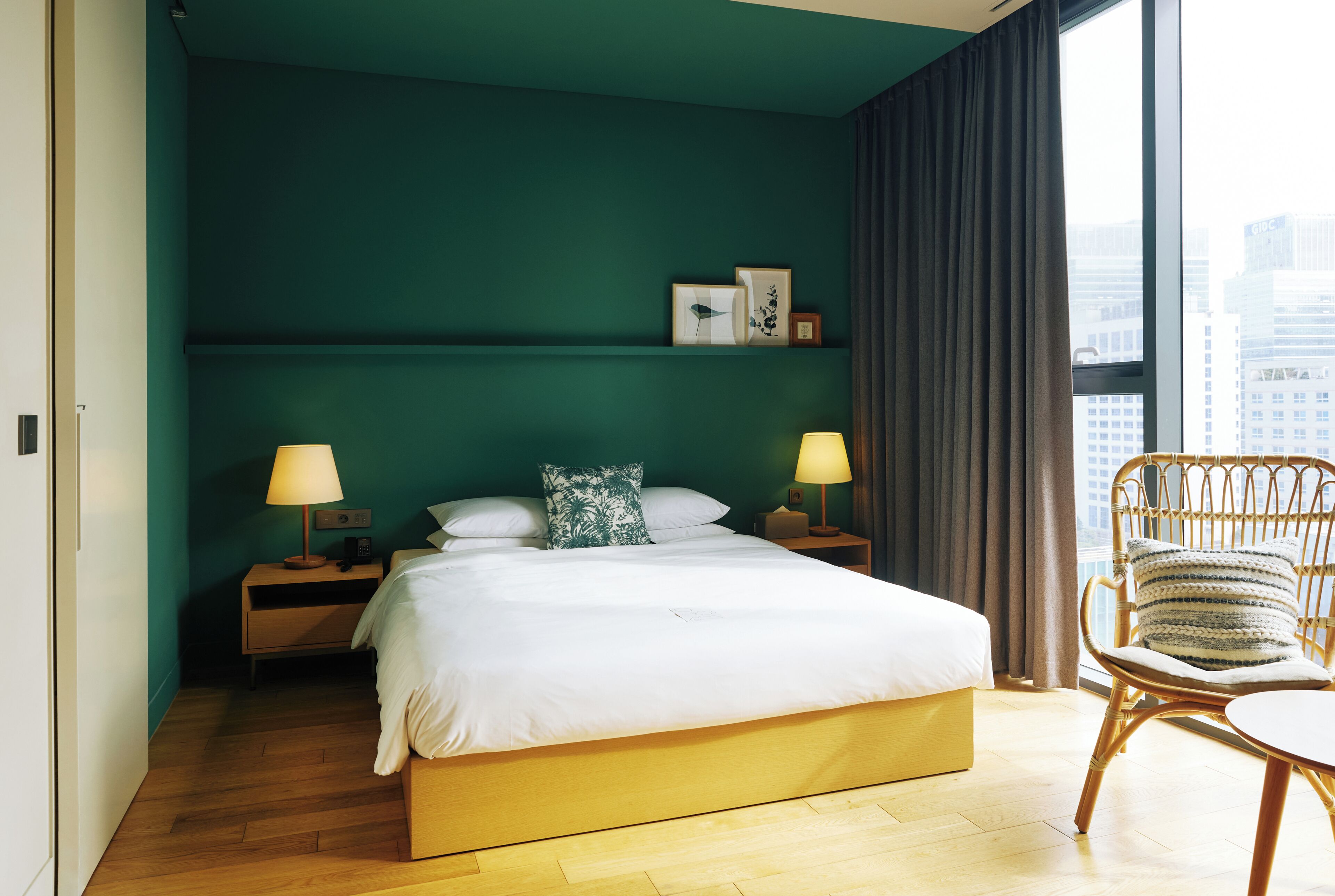 In-room safe, desk, blackout drapes, soundproofing