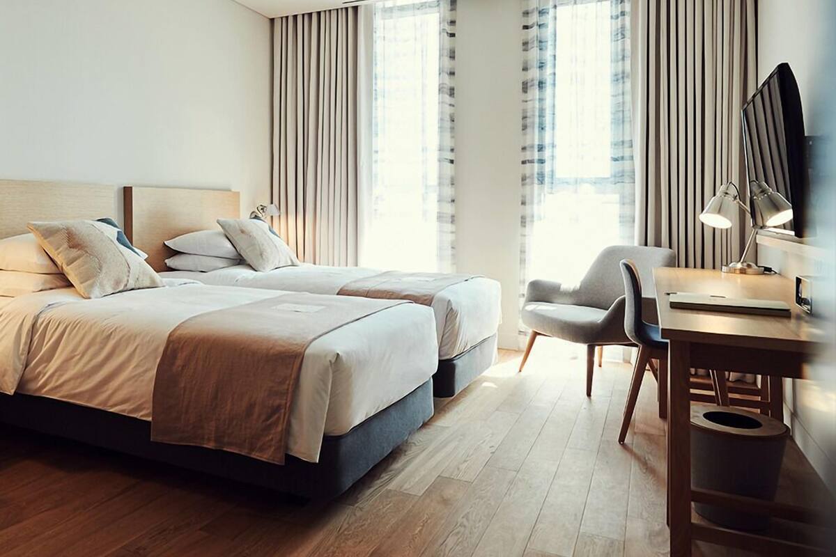 La Casa Twin (Early Check-in 10 AM) | Brankas, meja kerja, tirai kedap cahaya, dan kedap suara