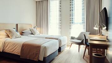 La Casa Twin (Early Check-in 10 AM) | Cofres nos quartos, escrivaninha, cortinas blackout