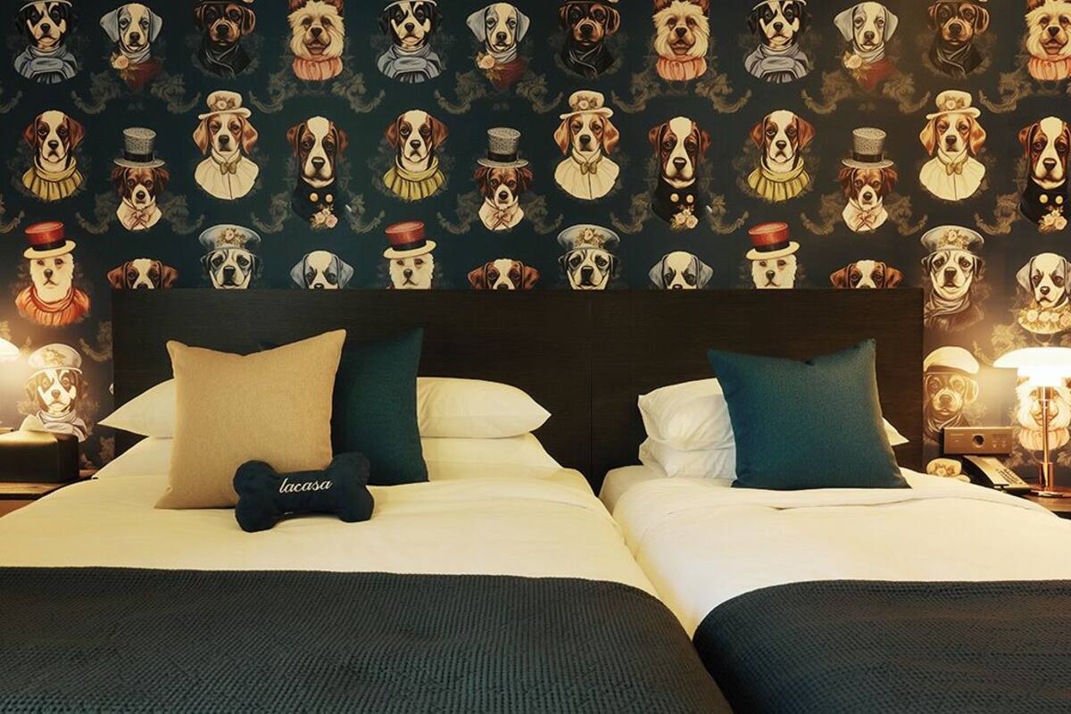 [Pet room] Deluxe Twin Room | Brankas, meja kerja, tirai kedap cahaya, dan kedap suara