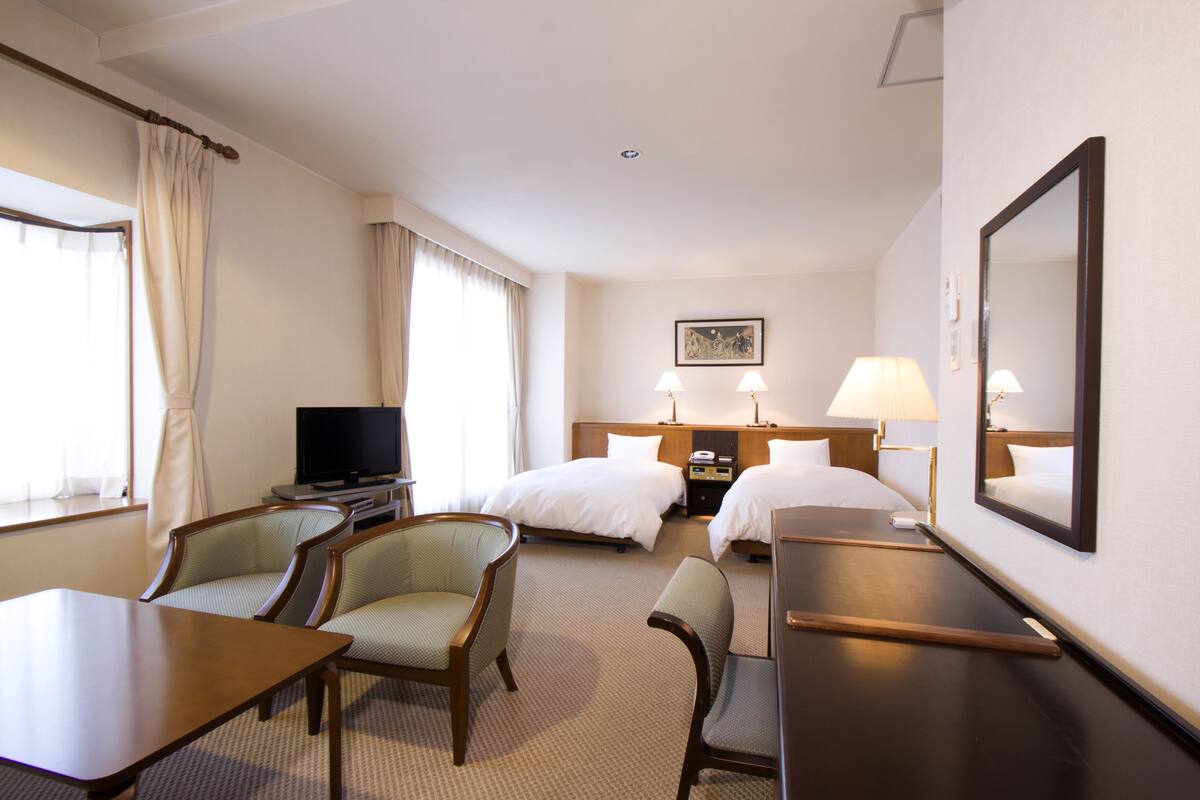 deluxe twin room, non smoking | desk, free wifi, bed sheets, wheelchair access