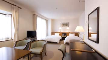 Deluxe Twin Room, Non Smoking | Desk, free WiFi, bed sheets, wheelchair access