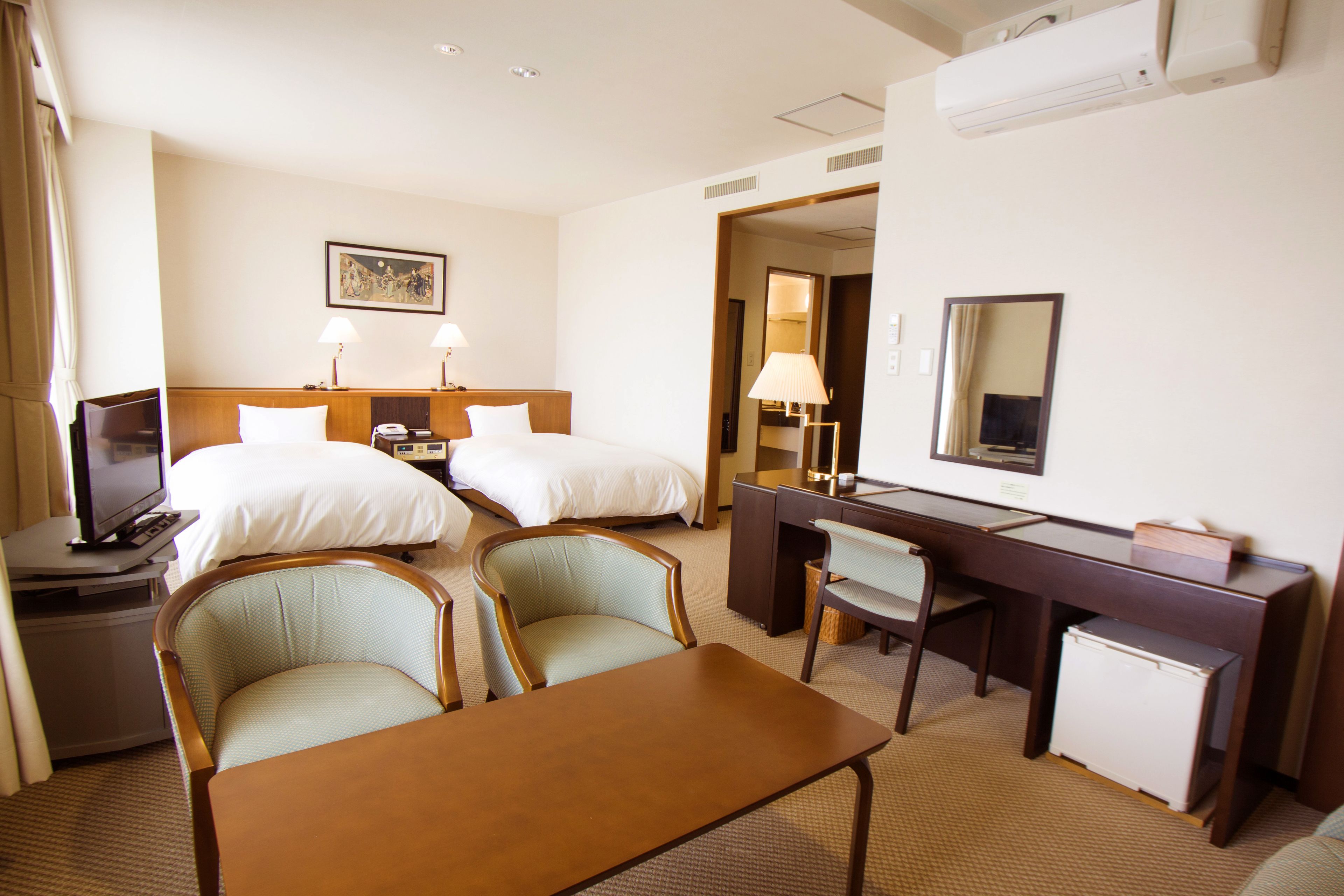 deluxe twin room, non smoking | desk, free wifi, bed sheets, wheelchair access