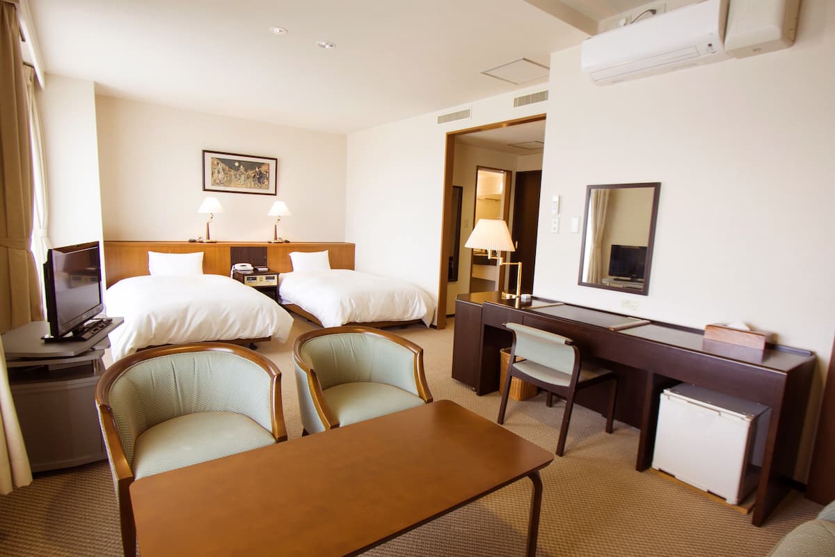 deluxe twin room, non smoking | desk, free wifi, bed sheets, wheelchair access