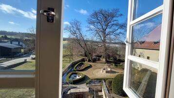 Executive Duplex, 1 Katil Bujang XL (Large Single), Non Smoking | Pemandangan taman