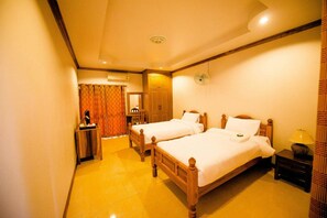 Standard Twin Room | Free WiFi