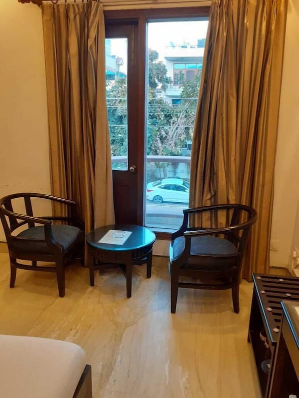 Superior Room | Street view - Enkay Residency JCM (Gurugram)