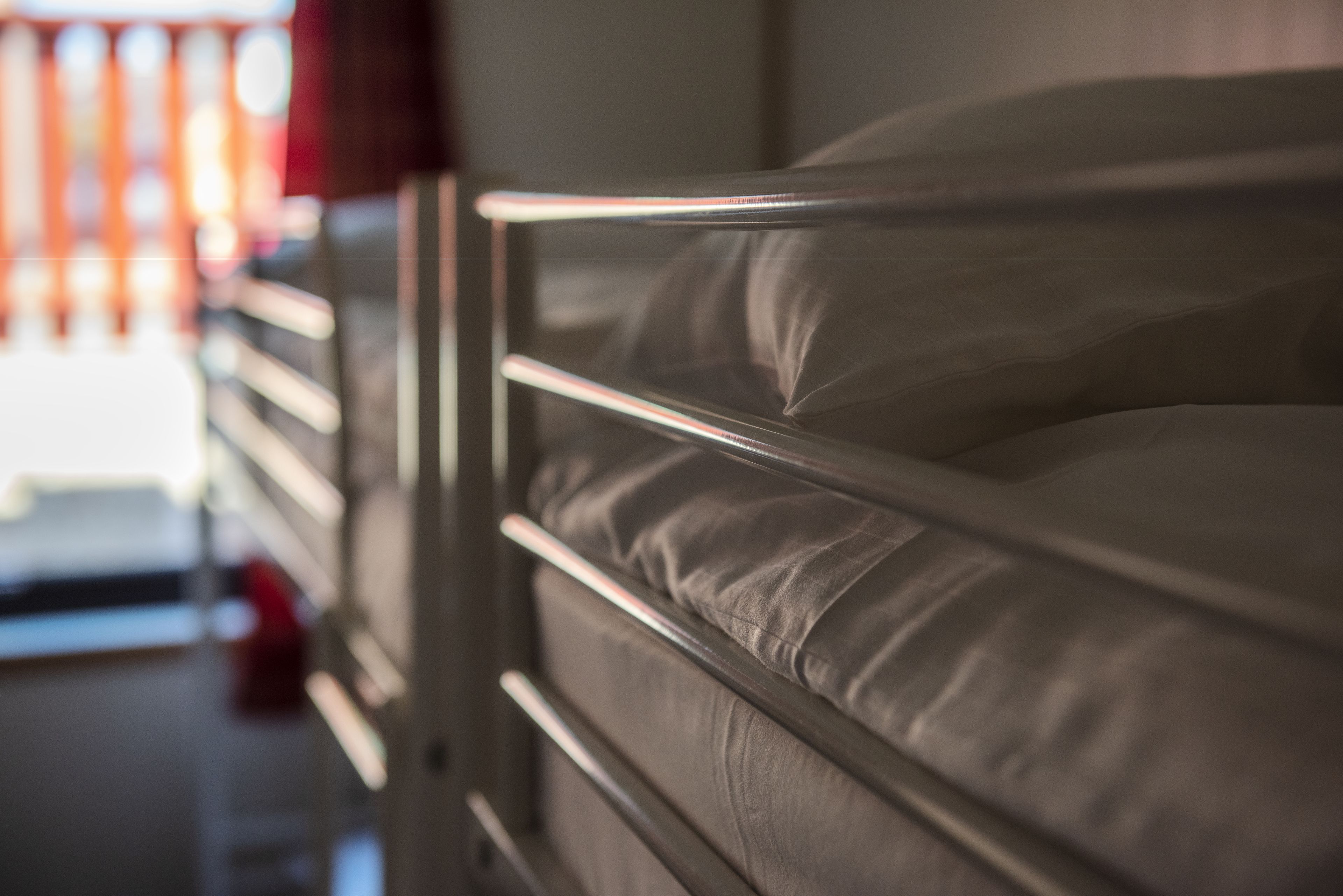 desk, laptop workspace, free wifi, bed sheets