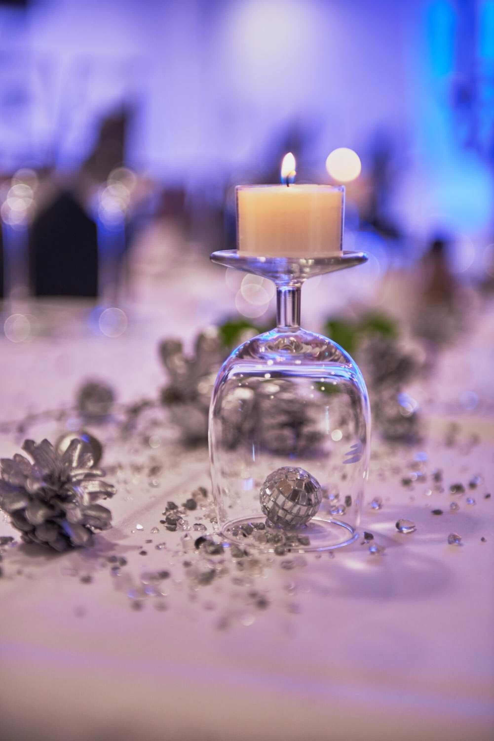 breakfast, lunch and dinner served