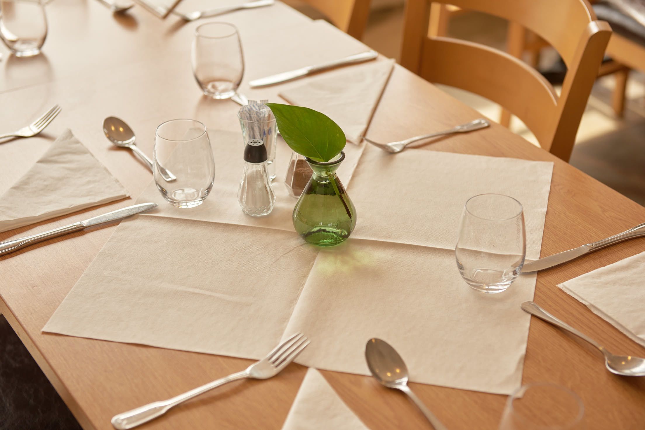 breakfast, lunch and dinner served