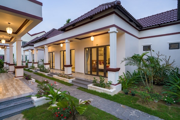 Deluxe Studio, 1 King Bed, Balcony, Garden View | Courtyard view - Hoi An Laughter Garden Villas (Da Nang)