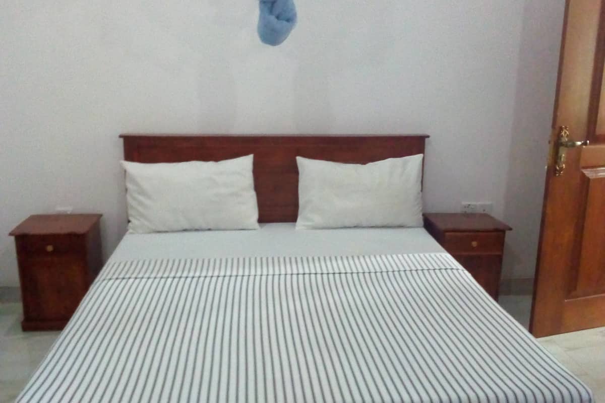 Deluxe Double Room | 3 bedrooms, free WiFi, bed sheets