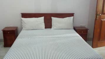 Habitación doble Deluxe | 3 habitaciones, wifi gratis y ropa de cama