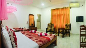 3 bedrooms, free WiFi, bed sheets