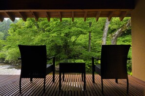 Suite Premium, salle de bains privée, dans les dépendances (with Private Open-air Bath, KATSURA) | Vue de la chambre