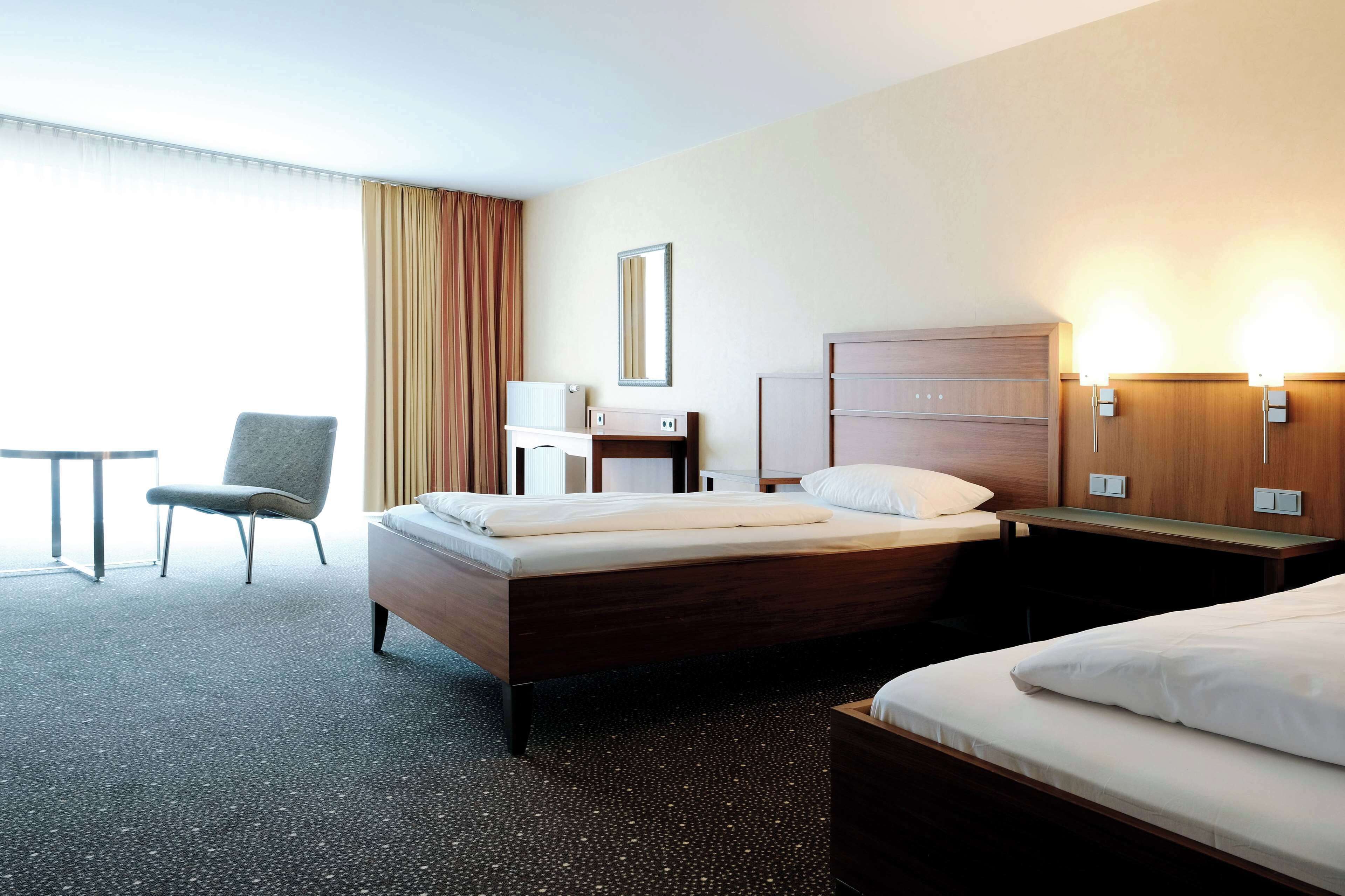 hypo-allergenic bedding, minibar, in-room safe, desk