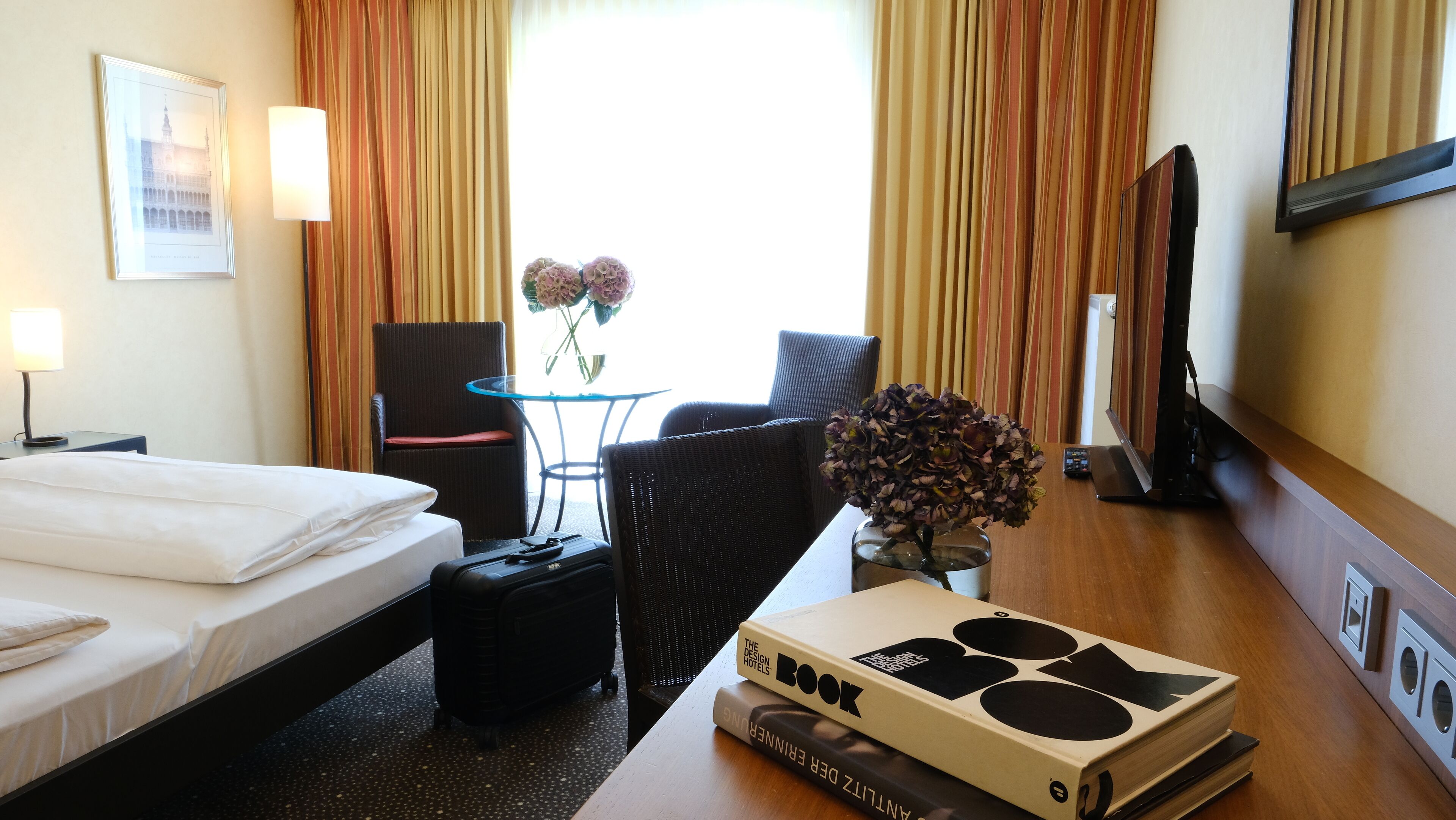 hypo-allergenic bedding, minibar, in-room safe, desk